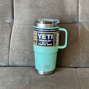YETI Rambler 20 oz Travel Mug